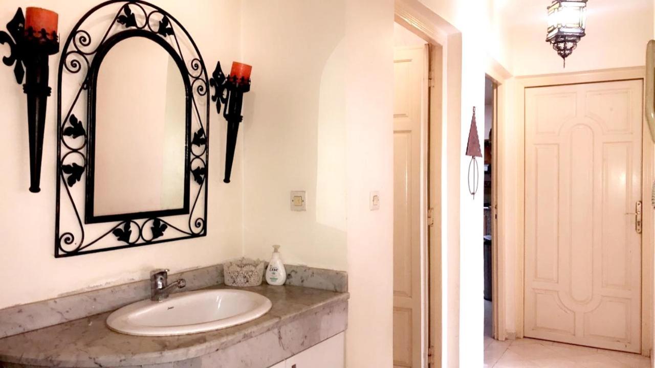 One Bedroom With View And Enclosed Garden At 2 Km Away From The Apartment
