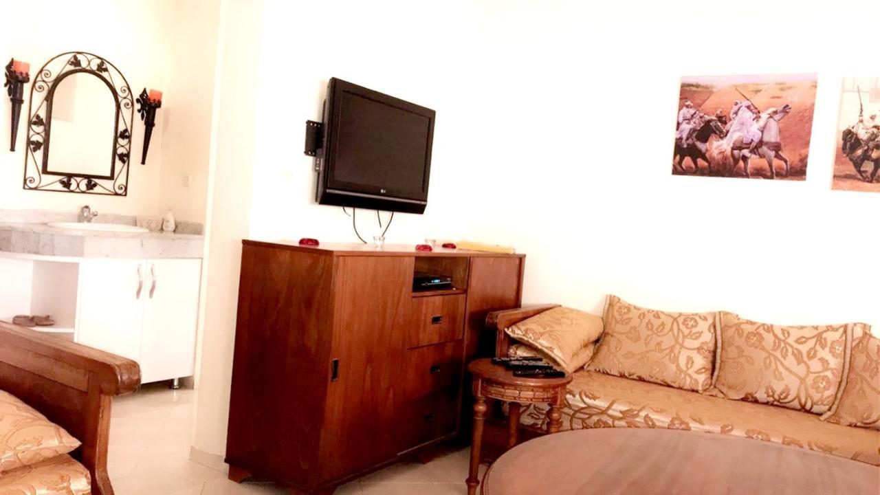 One Bedroom With View And Enclosed Garden At 2 Km Away From The Appartement
